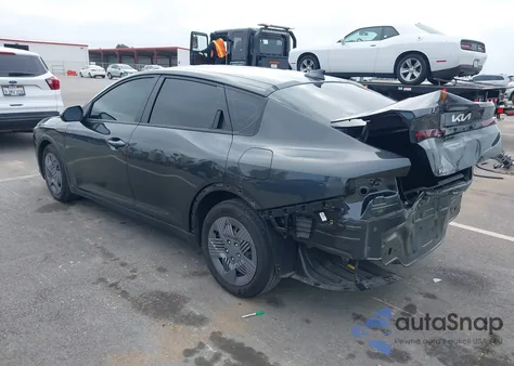 2025 Kia K4 Lx из США, поврежденный, VIN 3KPFT4DE3SE136597